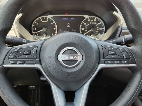 Used 2025 Nissan Altima 2.5 SV FWD image 24