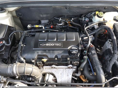 Used 2016 Chevrolet Cruze LT image 17