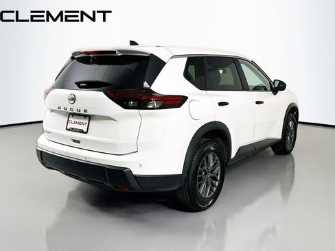 Used 2024 Nissan Rogue S image 6
