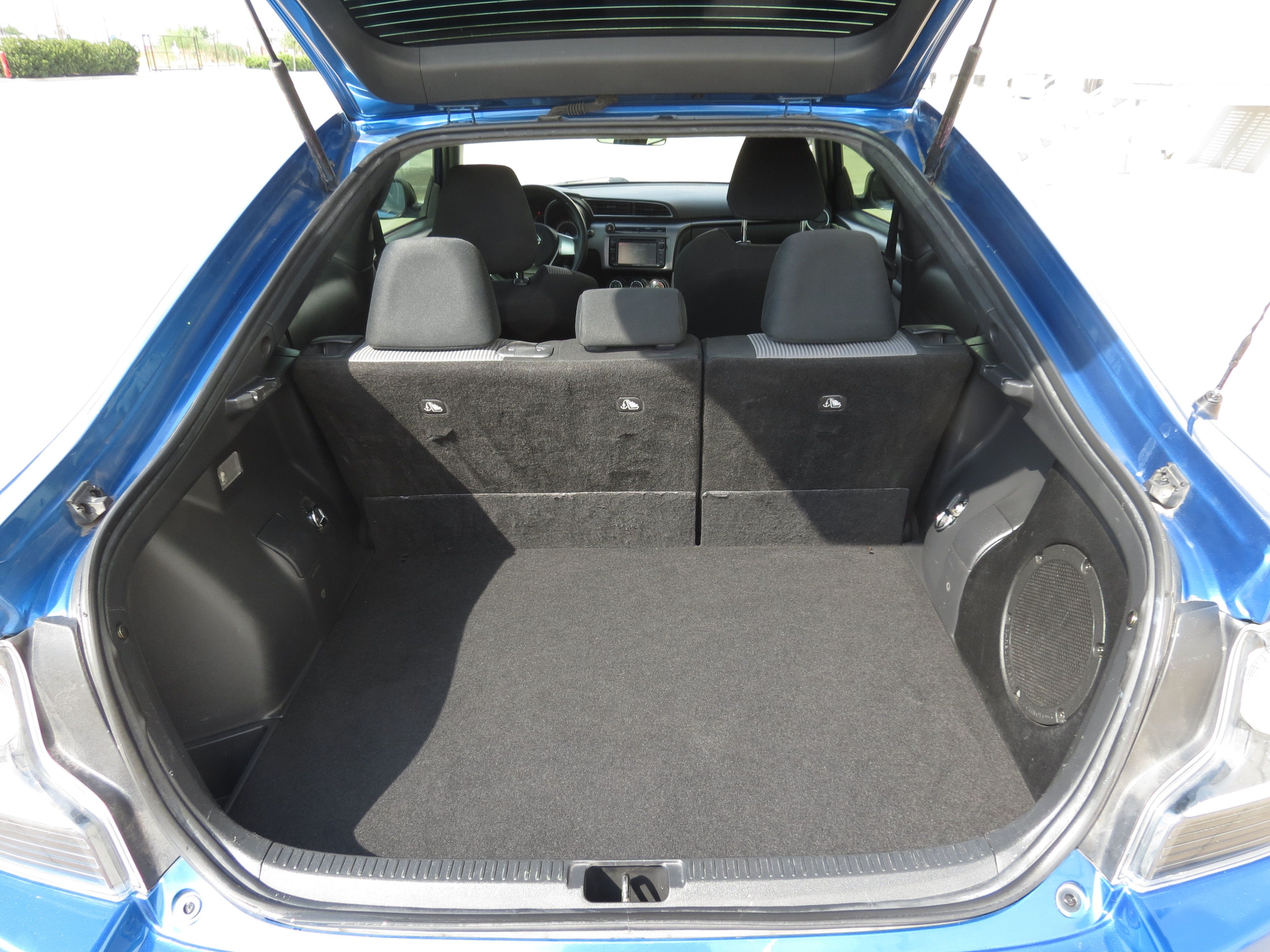 Used 2015 Scion tC FWD image 31