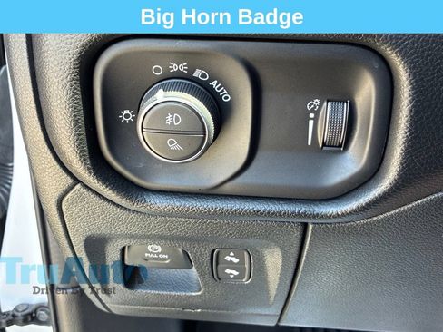 Used 2022 RAM 1500 Big Horn AWD/4WD image 37