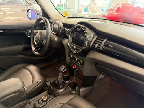 Used 2019 MINI Cooper 4-Door Hardtop FWD image 32