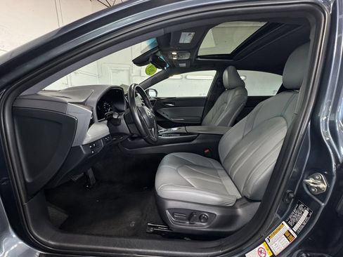 Used 2019 Toyota Avalon XLE w/ Moonroof Package FWD image 12