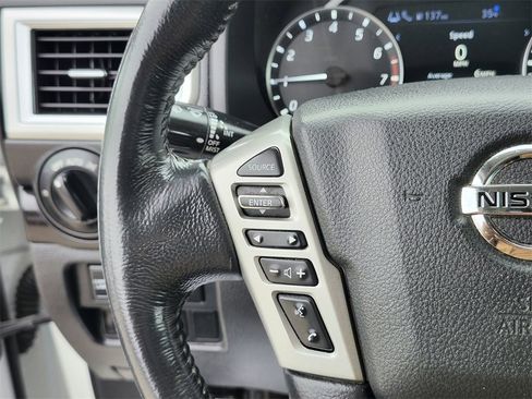 Used 2021 Nissan Titan SV w/ SV Convenience Package image 29