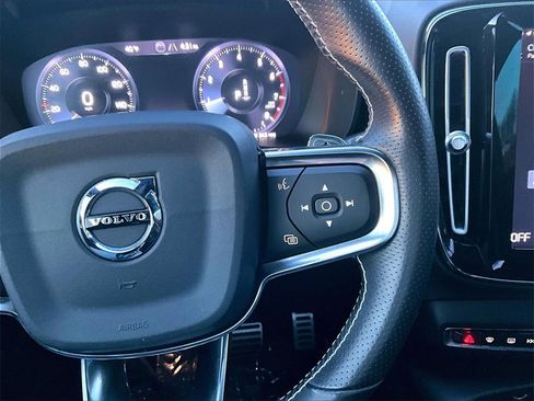 Used 2020 Volvo XC40 T5 R-Design w/ Protection Package Premier image 18