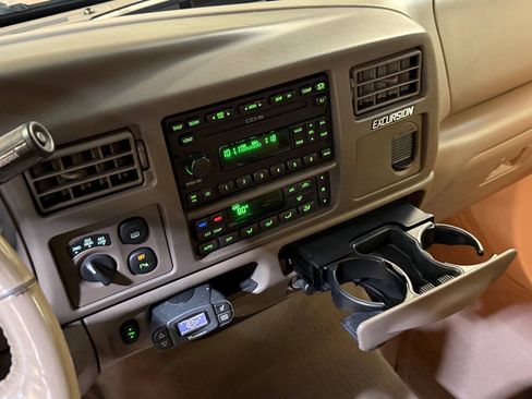Used 2002 Ford Excursion Limited AWD/4WD image 6