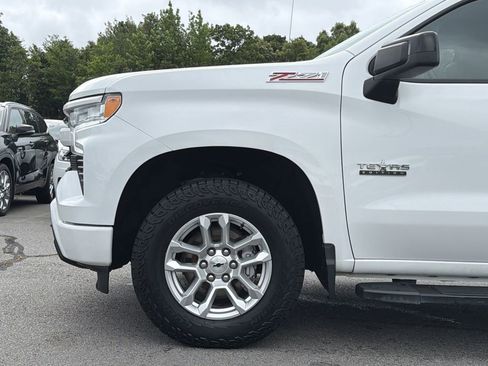 Used 2022 Chevrolet Silverado 1500 RST AWD/4WD image 9