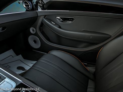Used 2025 Bentley Continental GT image 46