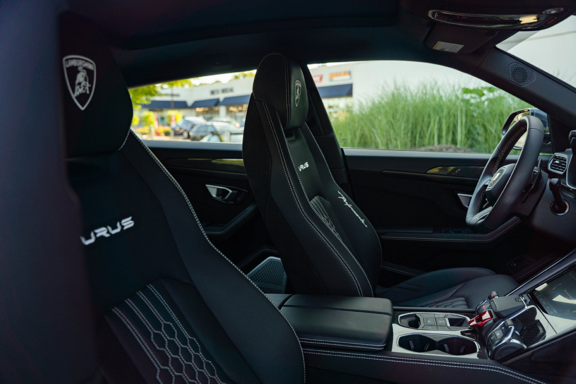 Used 2024 Lamborghini Urus Performante AWD/4WD image 22