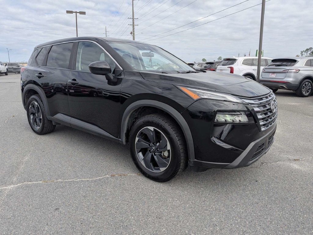 Used 2025 Nissan Rogue SV FWD image 2