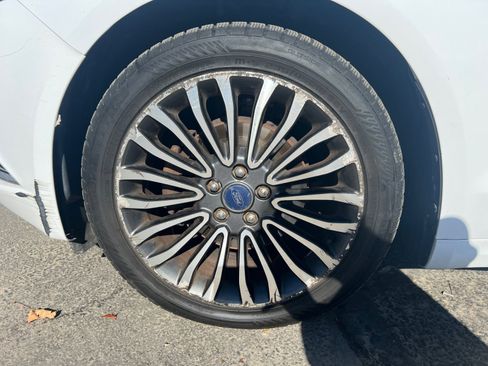 Used 2017 Ford Fusion SE AWD/4WD image 33