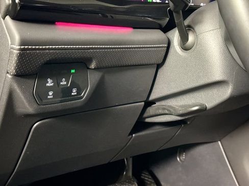 Used 2025 Volkswagen Atlas SEL image 21