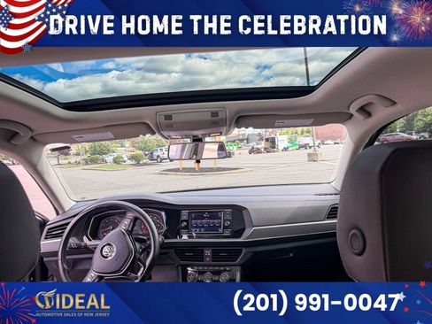 Used 2019 Volkswagen Jetta SE w/ Cold Weather Package FWD image 10