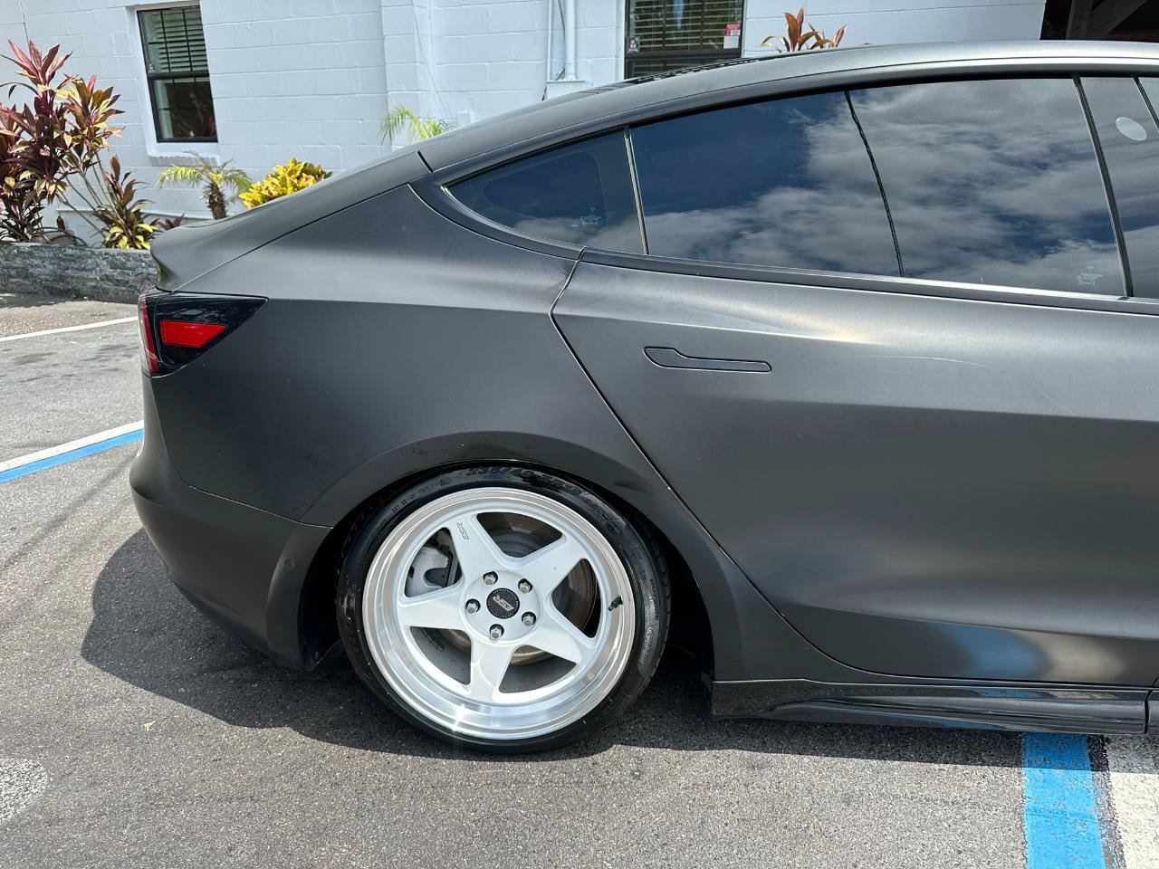 Used 2022 Tesla Model 3 Long Range AWD/4WD image 19