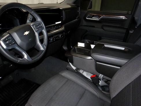 Used 2024 Chevrolet Silverado 1500 LT AWD/4WD image 23