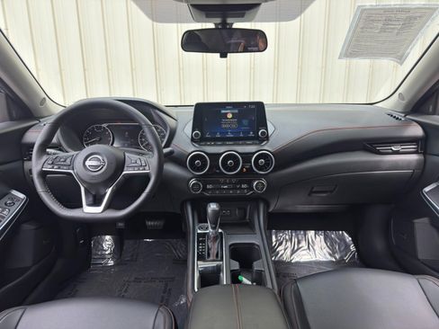 Used 2025 Nissan Sentra SR w/ SR Premium Package FWD image 12