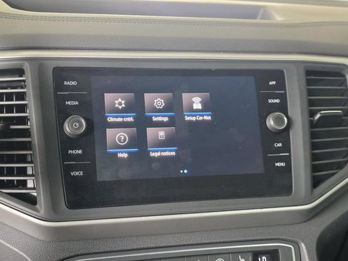 Used 2021 Volkswagen Atlas Cross Sport SE w/ Panoramic Sunroof Package FWD image 17