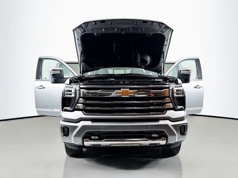 Used 2024 Chevrolet Silverado 3500 High Country w/ High Country Premium Package AWD/4WD image 25