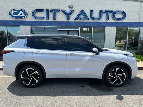 Used 2024 Mitsubishi Outlander SEL AWD/4WD image 3