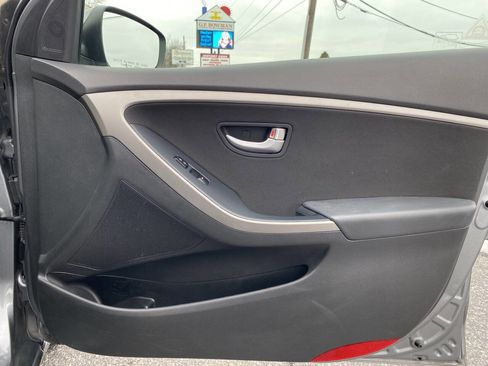 Used 2016 Hyundai Elantra GT image 16