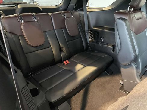 Used 2021 Ford Explorer Platinum w/ Equipment Group 601A AWD/4WD image 20