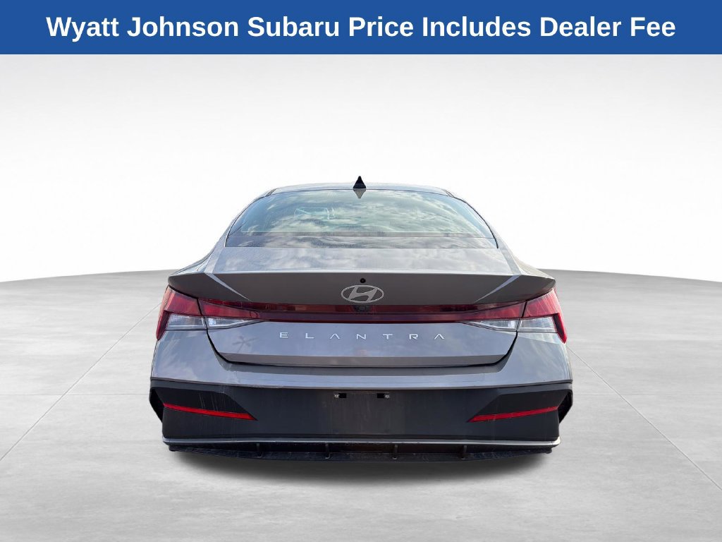 Used 2024 Hyundai Elantra SEL FWD image 8