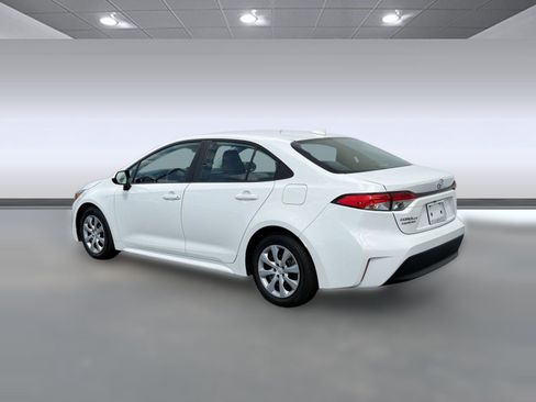 Used 2023 Toyota Corolla LE FWD image 3
