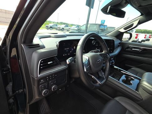 Used 2025 Chevrolet Tahoe Z71 AWD/4WD image 14