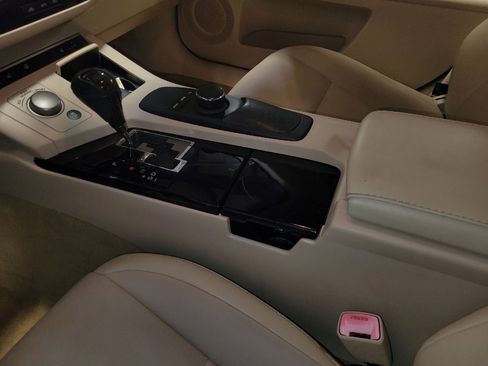 Used 2013 Lexus ES 350 w/ Premium Pkg FWD image 26