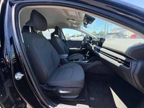 Used 2025 Kia K4 FWD image 27
