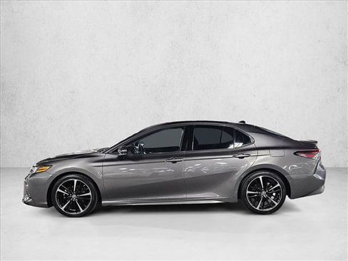 Used 2018 Toyota Camry XSE FWD image 9
