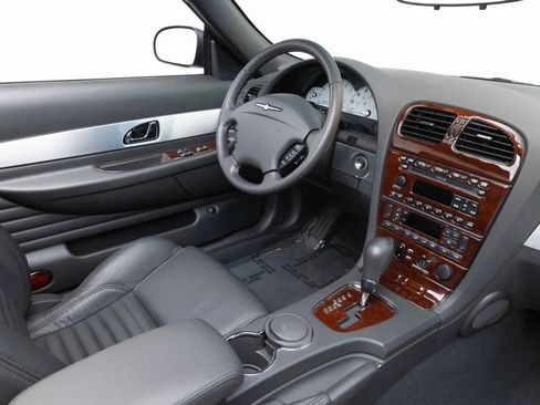 Used 2002 Ford Thunderbird RWD image 16