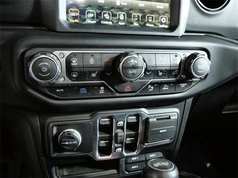 Used 2021 Jeep Wrangler Unlimited Sahara image 19