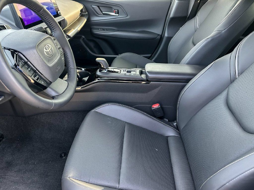 Used 2026 Toyota Prius Plug-In Hybrid FWD image 13