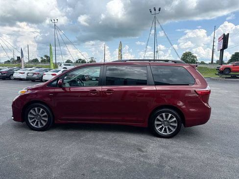 Used 2020 Toyota Sienna LE AWD/4WD image 3