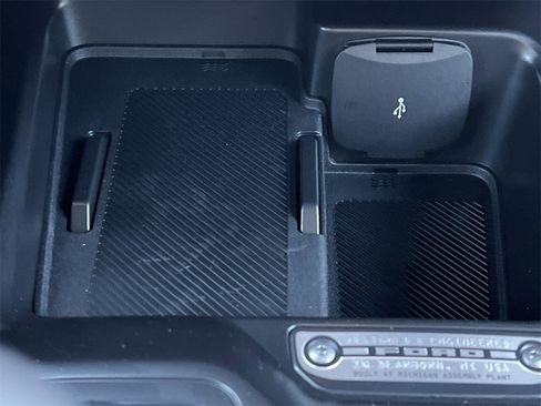 New 2025 Ford Bronco Outer Banks image 7