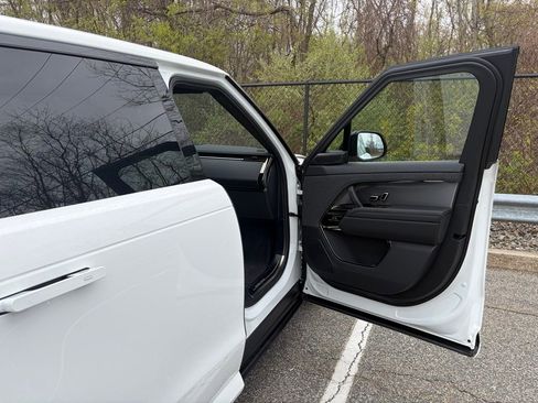 New 2025 Land Rover Range Rover Sport Dynamic SE AWD/4WD image 14