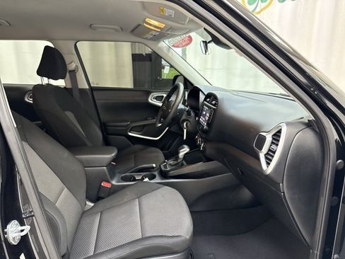 Certified 2023 Kia Soul LX FWD image 28