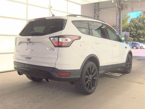 Used 2018 Ford Escape SE w/ SE Sport Appearance Package AWD/4WD image 5