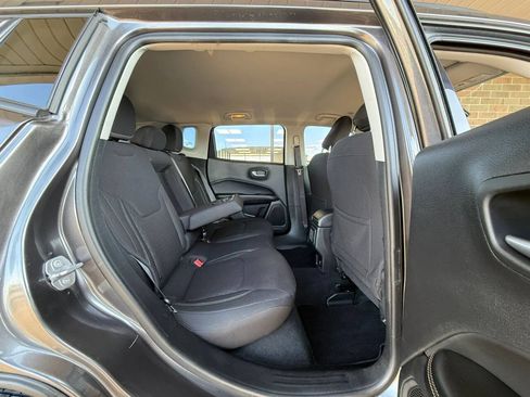 Used 2018 Jeep Compass Sport FWD image 16