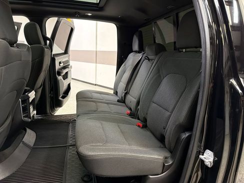 Used 2019 RAM 1500 Big Horn RWD image 34