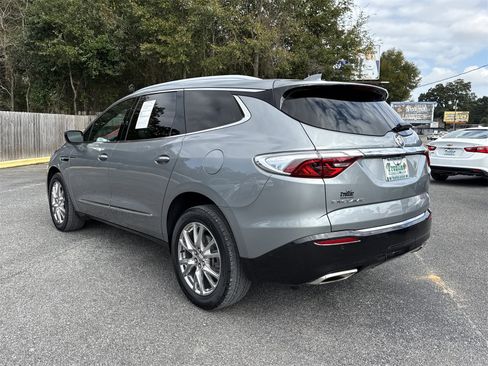 Used 2023 Buick Enclave Essence w/ Experience Buick Package image 3
