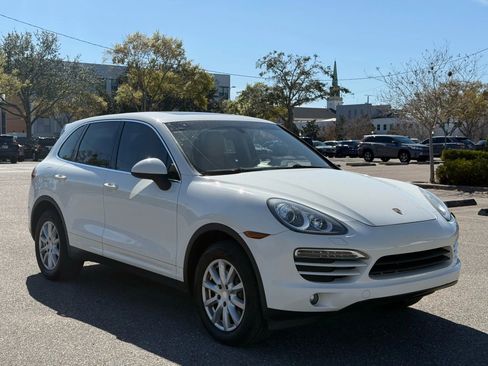Used 2012 Porsche Cayenne Sport Utility 4D image 3