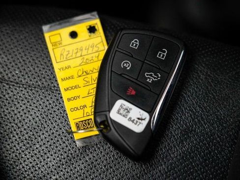 Used 2024 Chevrolet Silverado 1500 LTZ image 34