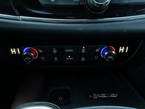 Used 2018 Buick Enclave Avenir w/ Avenir Technology Package image 32