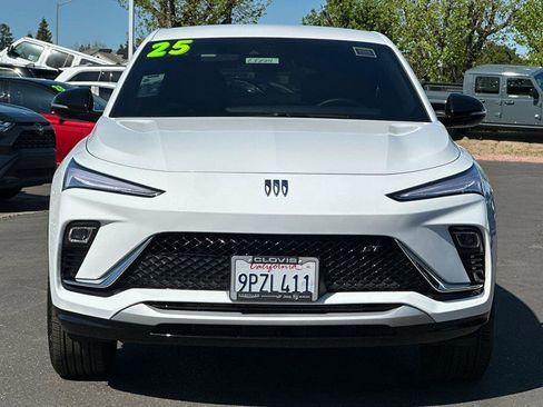 Used 2025 Buick Envista Sport Touring w/ Convenience II Package image 9