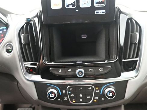 Used 2018 Chevrolet Traverse LT image 32