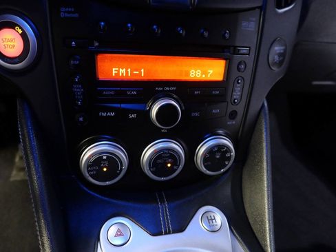 Used 2009 Nissan 370Z Touring w/ Sport Pkg image 21