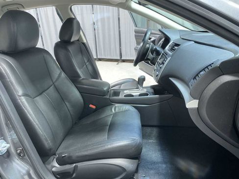 Used 2017 Nissan Altima 2.5 SR w/ Midnight Edition Package image 14