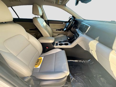 Used 2021 Kia Sportage EX image 31